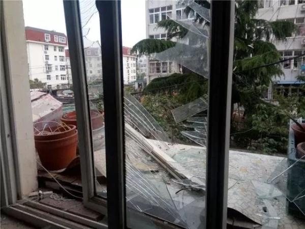 突發(fā)！青島一居民樓發(fā)生爆燃！已造1人死亡，7人受傷！3公里外有震感…