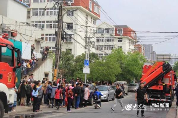 突發(fā)！青島一居民樓發(fā)生爆燃！已造1人死亡，7人受傷！3公里外有震感…